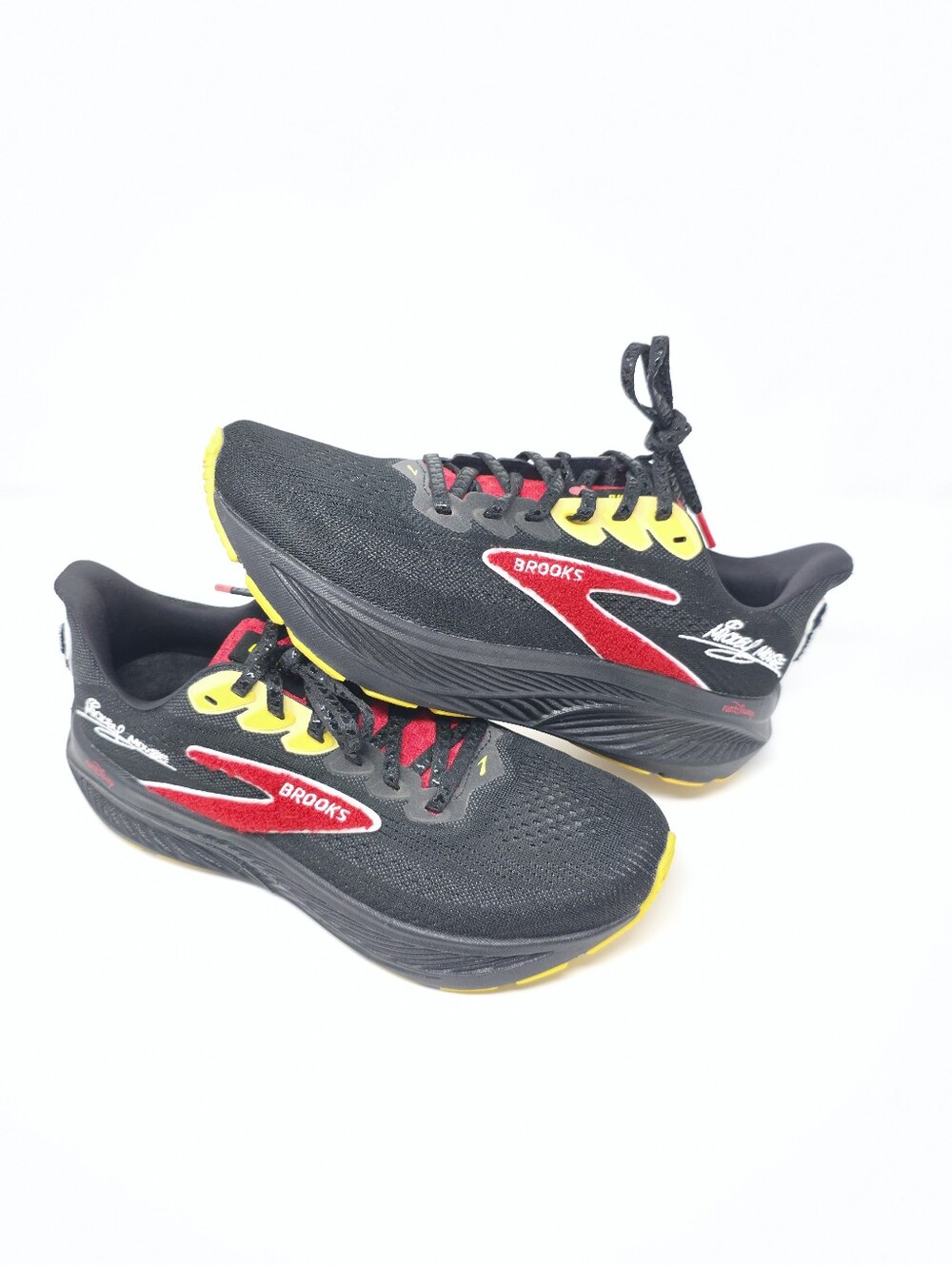 Brooks Ghost 17 runDisney Mickey Mouse Men's 7 Wide 2E